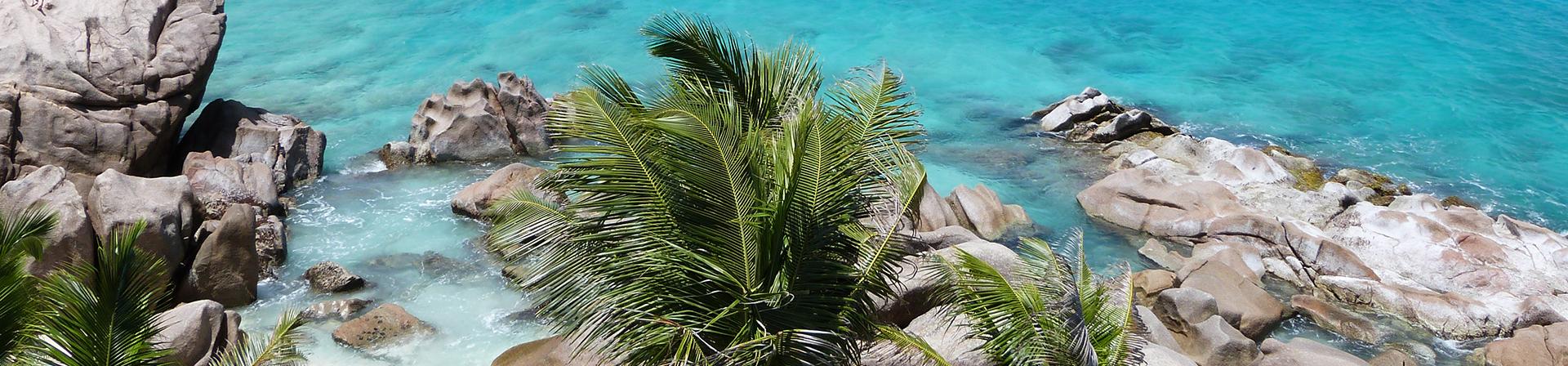 Lavigne Reisen: Küste mit Granitfelsen auf den Seychellen