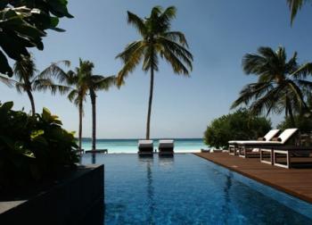 Pool Roxy Maldives Resort Noonu Atoll Malediven