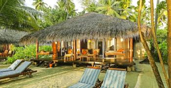 Beach Villa Medhufushi Island Resort Meemu Atoll Malediven