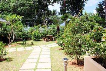 Garten Pirogue Lodge Praslin Seychellen