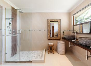 Le Duc de Praslin Hotel & Villas  180° Villa Bathroom
