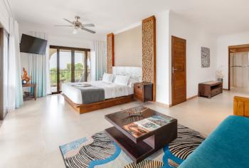 Le Duc de Praslin Hotel & Villas  270° Villa Bedroom