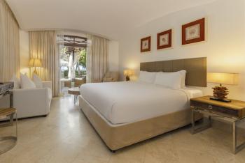 Village du Pecheur Beachfront Deluxe Beach Access Bedroom